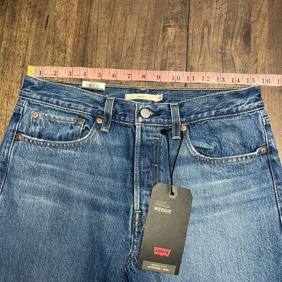 Levi's NEW Wedgie Jeans  - Picture 7 of 10